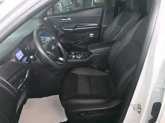 Cadillac XT4 — Фото автомобиля 10