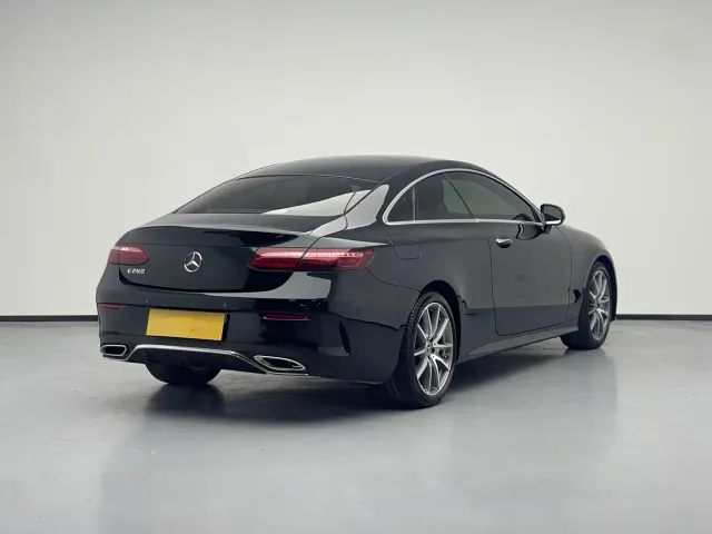 Mercedes-Benz E-Class — Фото автомобиля 7