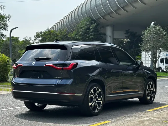 Nio ES8 — Фото автомобиля 6