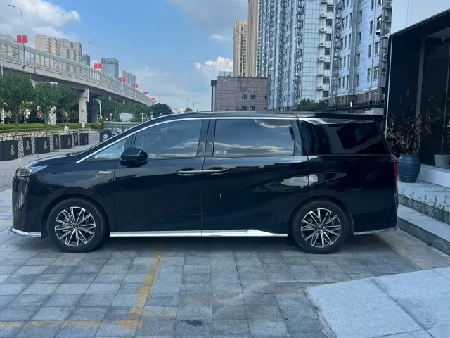 GAC Trumpchi M8 — Фото автомобиля 7