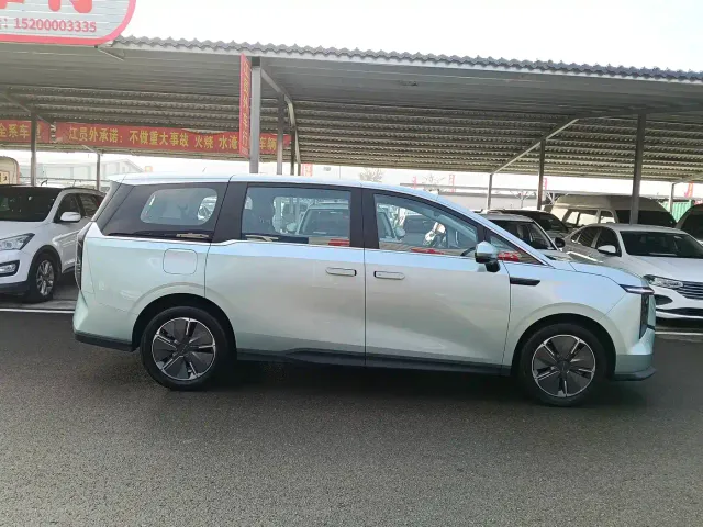 Maxus Dajia 7 — Фото автомобиля 4