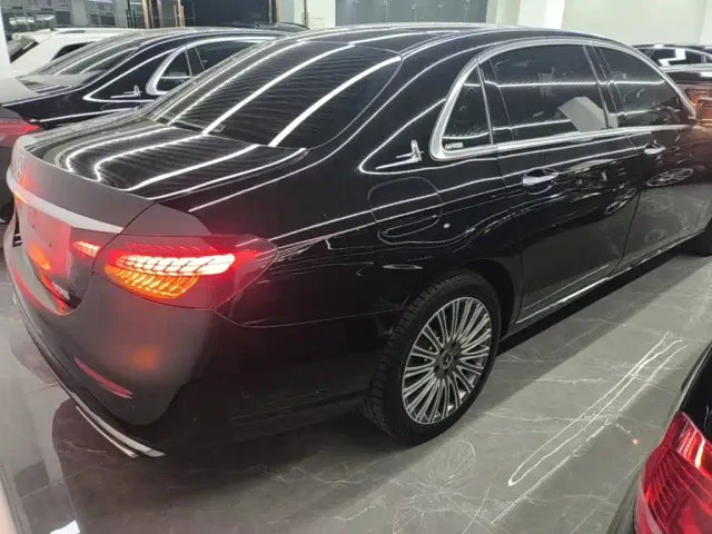 Mercedes-Benz E-Class — Фото автомобиля 6