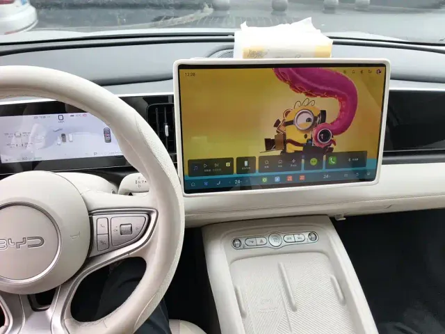 BYD Sealion 05 EV — Фото автомобиля 9
