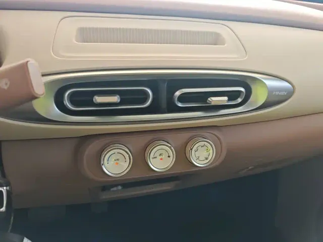 Wuling Hongguang Mini EV — Фото автомобиля 12