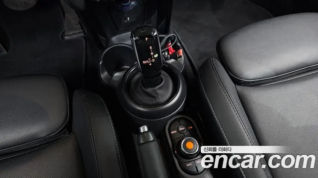 Mini Cooper Cooper 5 дверей Classic — Фото автомобиля 9