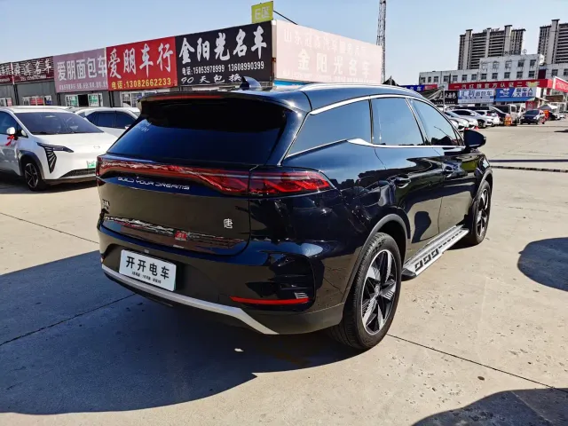 BYD Tang — Фото автомобиля 8