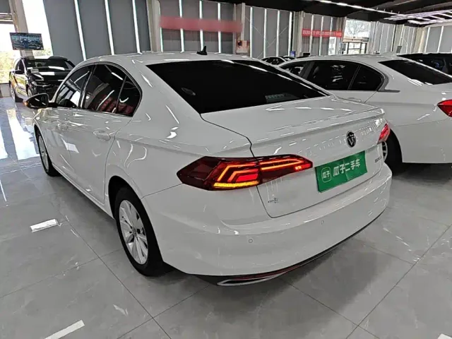 Volkswagen Bora — Фото автомобиля 4