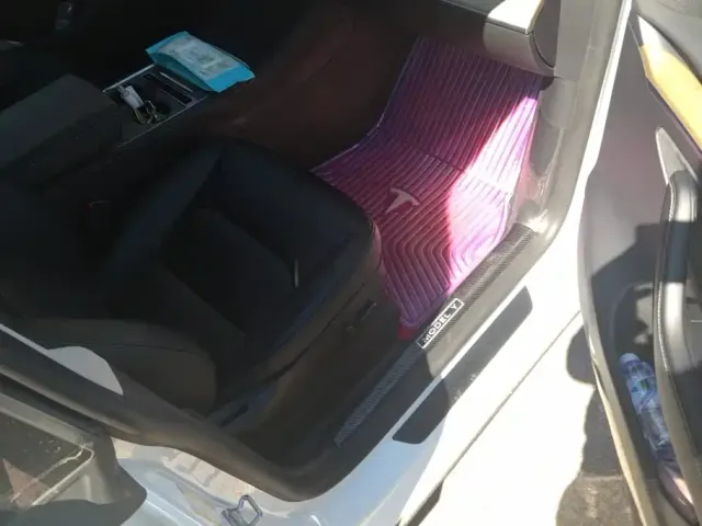 Tesla Model Y — Фото автомобиля 8