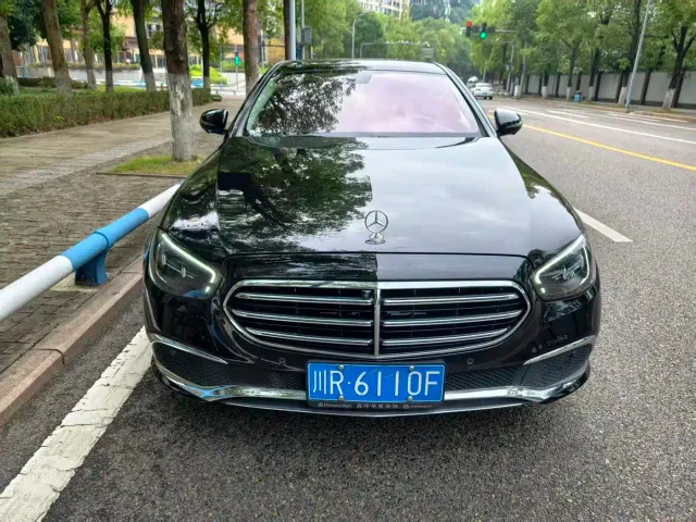 Mercedes-Benz E-Class — Фото автомобиля 2