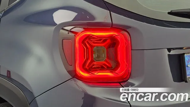 Jeep Renegade — Фото автомобиля 21