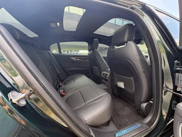 Jaguar XEL — Фото автомобиля 19