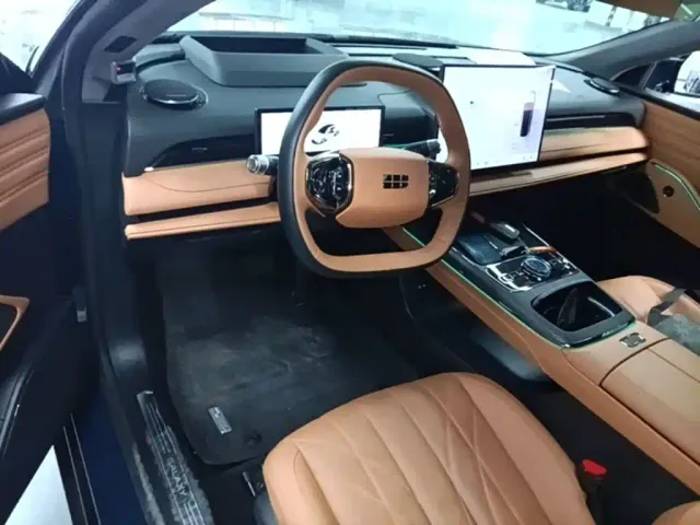 Geely Galaxy Xingyao 8 — Фото автомобиля 9