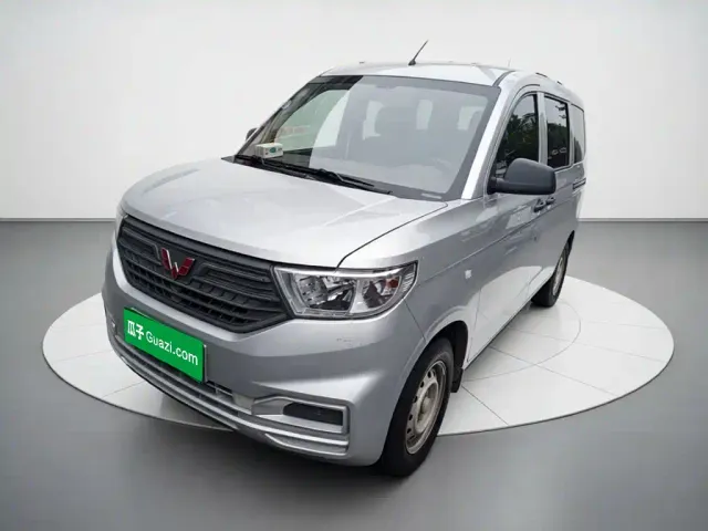 Фотография автомобиля — Wuling Hongguang V