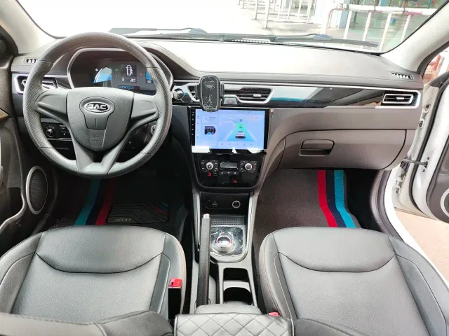 JAC Motors iEVA50 — Фото автомобиля 9