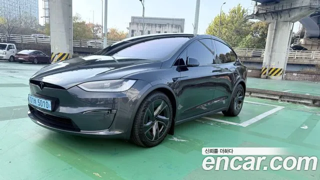 Tesla Model X — Фото автомобиля 2