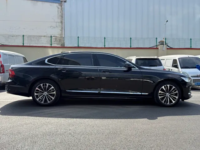 Volvo S90 — Фото автомобиля 12