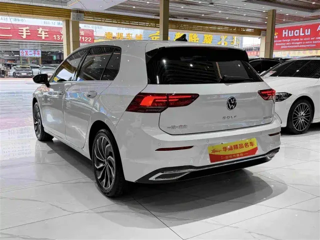 Volkswagen Golf — Фото автомобиля 4