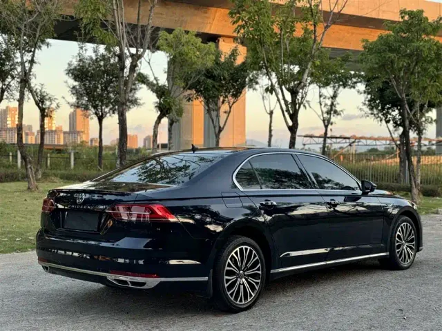 Volkswagen Phideon — Фото автомобиля 15