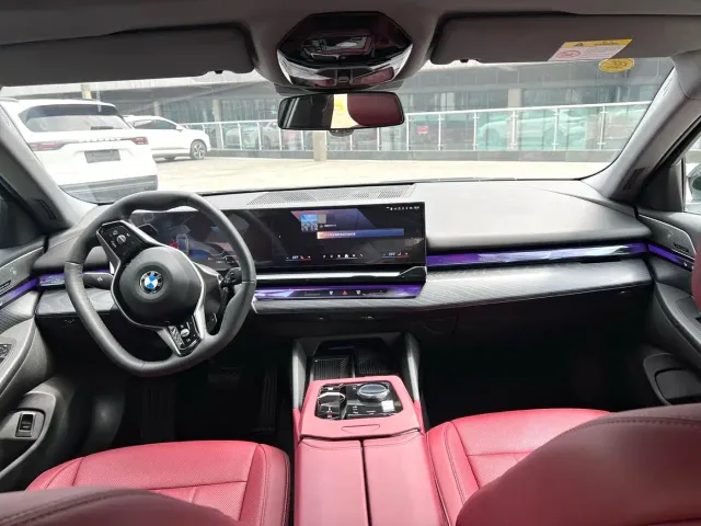 BMW 5 Series — Фото автомобиля 3