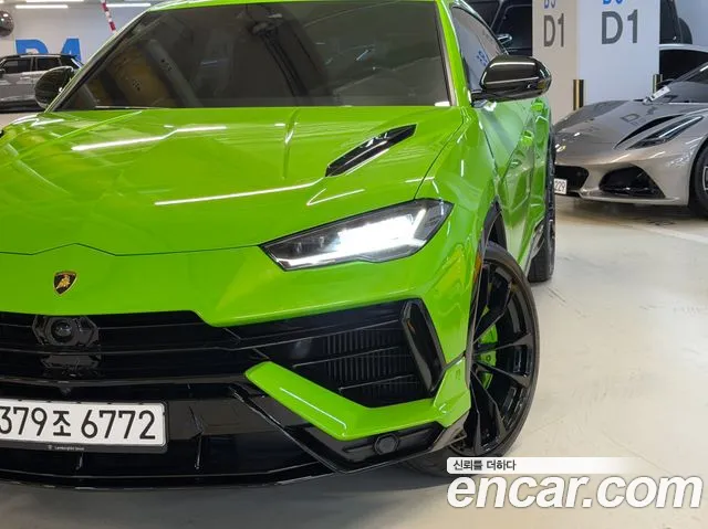 Lamborghini Urus — Фото автомобиля 3