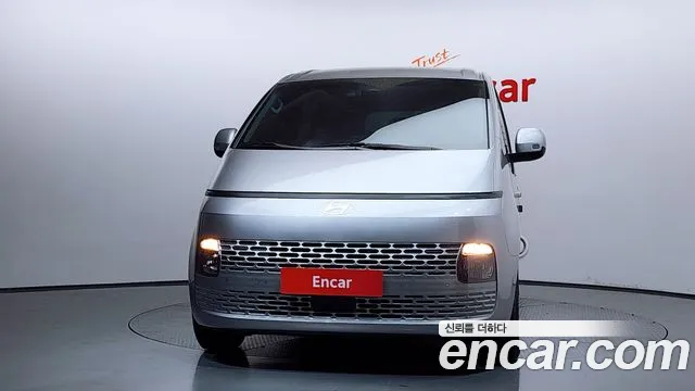 Hyundai Staria Staria 4WD Tourer 9 мест — Фото автомобиля 3