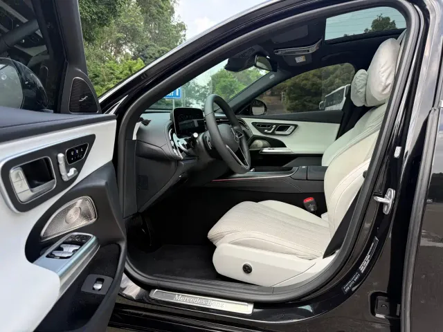 Mercedes-Benz E-Class — Фото автомобиля 10