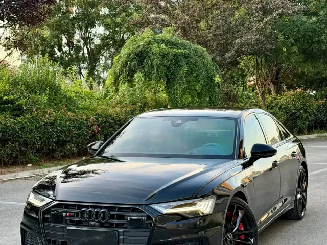 Фотография автомобиля — Audi S6