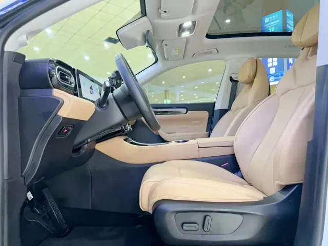 Leapmotor C11 — Фото автомобиля 10
