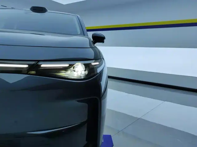 Leapmotor C10 — Фото автомобиля 5