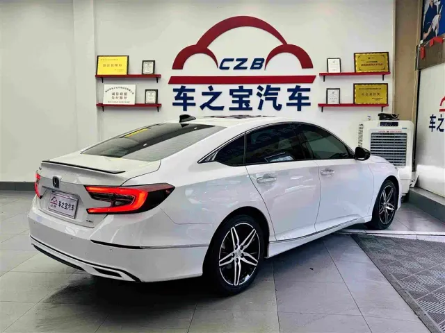 Honda Accord — Фото автомобиля 6