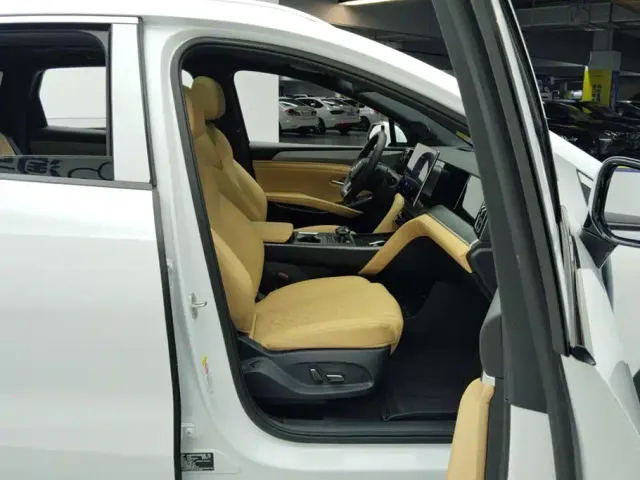 BYD Song L DM-i — Фото автомобиля 8