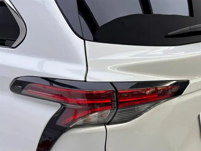 Toyota Sienna — Фото автомобиля 10