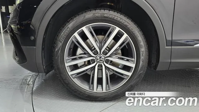 Volkswagen Tiguan — Фото автомобиля 5