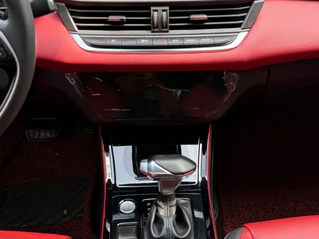 Dongfeng Yixuan — Фото автомобиля 9