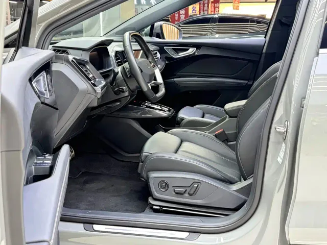 Audi Q4 e-tron — Фото автомобиля 6