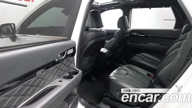 Hyundai Palisade Palisade Дизель 2.2 2WD — Фото автомобиля 12