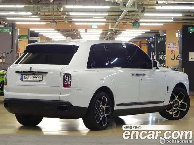 Rolls-Royce Cullinan — Фото автомобиля 3