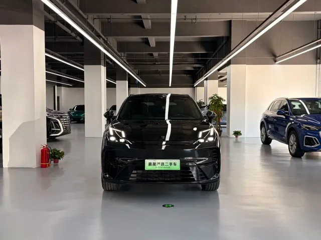 Lynk & Co 08 EM-P — Фото автомобиля 2