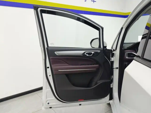 GAC Trumpchi M6 — Фото автомобиля 7
