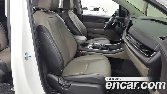 Kia Carnival Generation 4 — Фото автомобиля 11