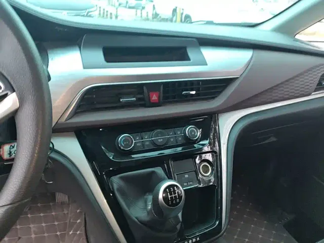 JAC Refine M3 — Фото автомобиля 12