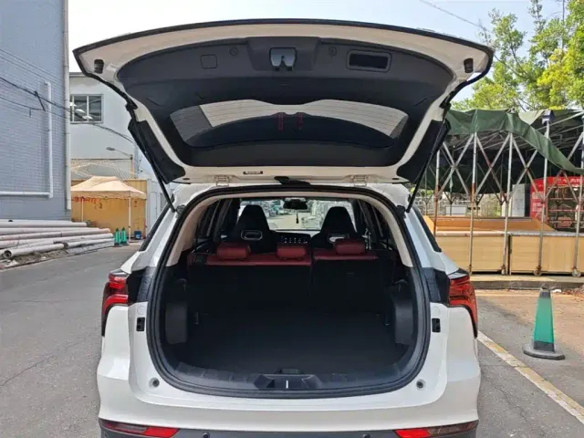 Changan CS75 Plus — Фото автомобиля 18