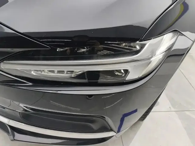 Volvo S90 — Фото автомобиля 5