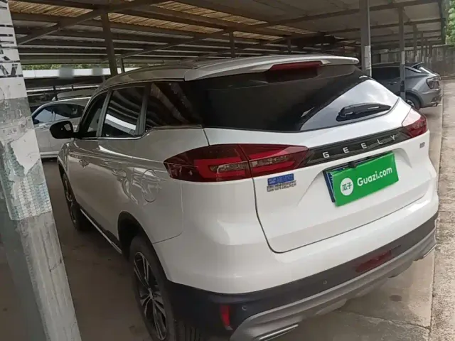 Geely Boyue — Фото автомобиля 4