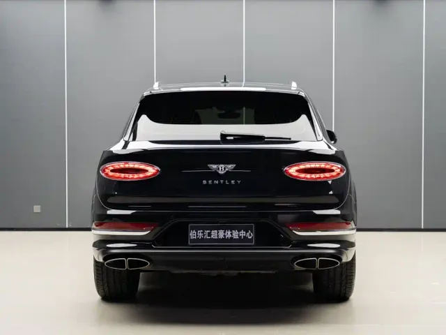 Bentley Bentayga — Фото автомобиля 7
