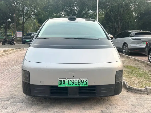 Li Auto MEGA — Фото автомобиля 2