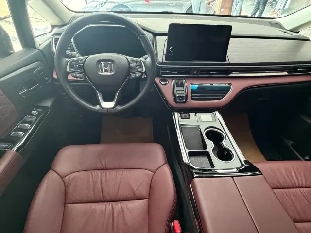 Honda Elysion — Фото автомобиля 16