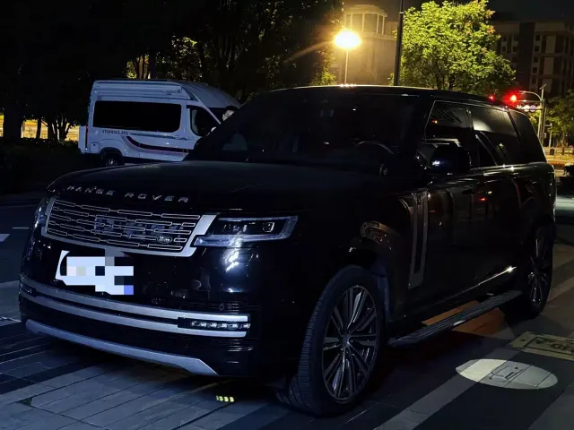 Фотография автомобиля — Land Rover Range Rover