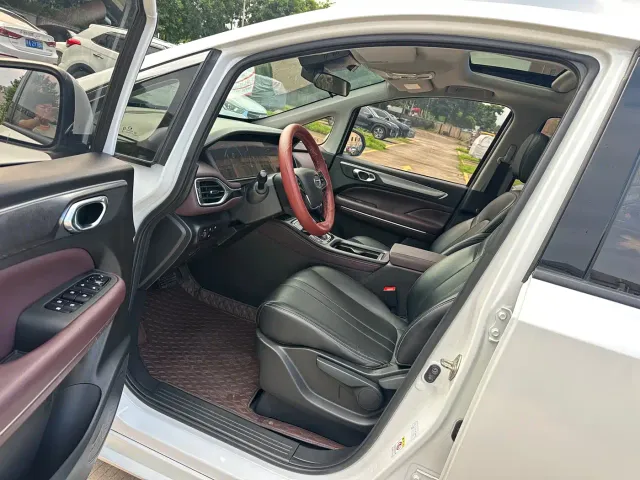 GAC Trumpchi M6 — Фото автомобиля 9