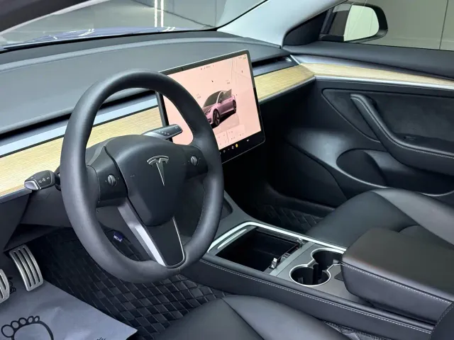 Tesla Model 3 — Фото автомобиля 5